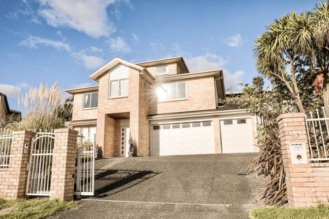 Photo of property in 21 Loughros Place, Pinehill, Auckland, 0632