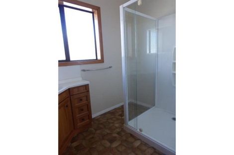 Photo of property in 5 Fairmile Place, Russley, Christchurch, 8042