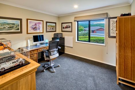 Photo of property in 116 Kirton Drive, Riverstone Terraces, Upper Hutt, 5018