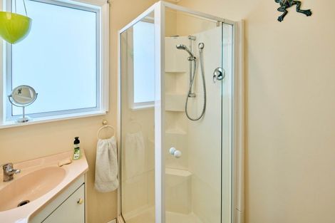 Photo of property in 2a Argyle Grove, Trentham, Upper Hutt, 5018