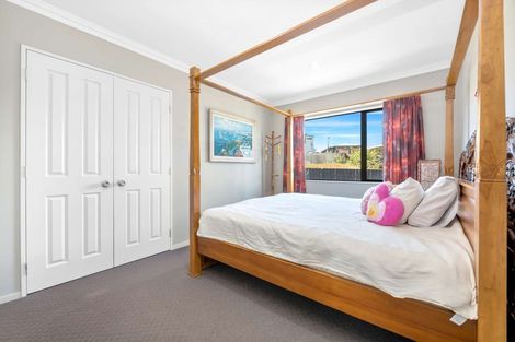 Photo of property in 9 Jomard Terrace, Northcross, Auckland, 0632