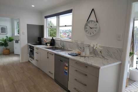 Photo of property in 28 Woodford Avenue, Brookfield, Tauranga, 3110