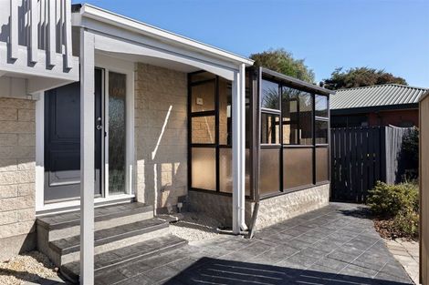 Photo of property in 1/11 Esher Place, Saint Martins, Christchurch, 8022