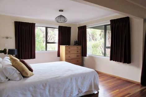 Photo of property in 20 Exploration Way, Whitby, Porirua, 5024