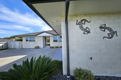 Photo of property in 298 Ballintoy Park Drive, Welcome Bay, Tauranga, 3175