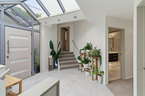 Photo of property in 10 Cadiz Lane, Mount Pleasant, Christchurch, 8081