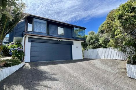 Photo of property in 182 Govett Avenue, Frankleigh Park, New Plymouth, 4310
