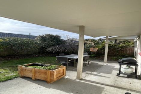 Photo of property in 52 Royal Park Drive, Parklands, Christchurch, 8083