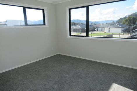 Photo of property in 1 Desert Gold Lane, Wallaceville, Upper Hutt, 5018
