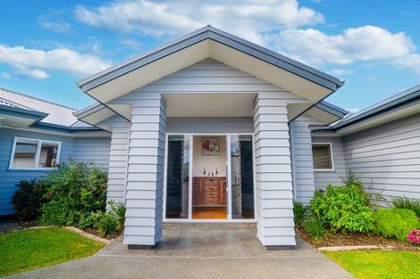 Photo of property in 24 Charteris Rise, Riverdale, Gisborne, 4010