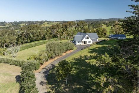 Photo of property in 221 Amreins Road, Taupaki, Henderson, 0782