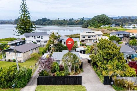 Photo of property in 124 Harbour Road, Ohope, 3121
