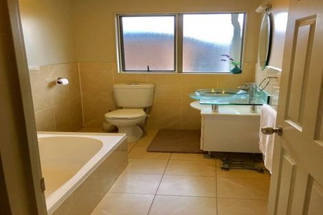 Photo of property in 15 Meteor Place, Schnapper Rock, Auckland, 0632