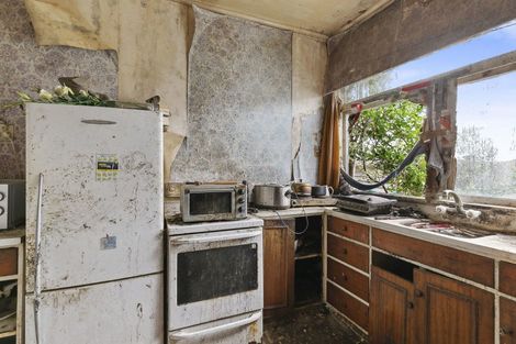 Photo of property in 87 Maupuia Road, Maupuia, Wellington, 6022