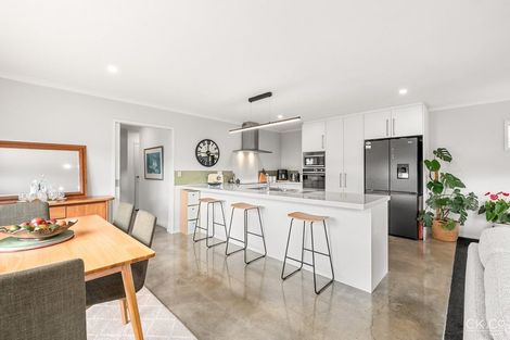 Photo of property in 14 Passchendaele Grove, Trentham, Upper Hutt, 5018