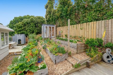 Photo of property in 10 St James Avenue, Helensville, 0800