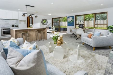 Photo of property in 58 Ravenwood Drive, Forrest Hill, Auckland, 0620