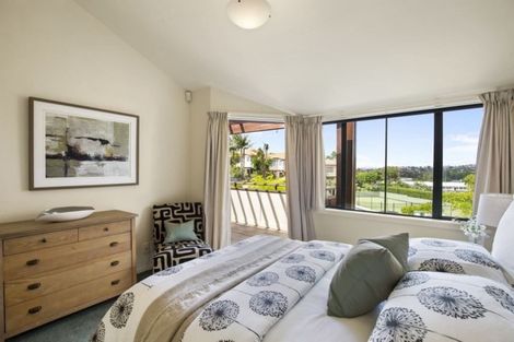 Photo of property in 10/8 Tobago Place, Sunnynook, Auckland, 0620