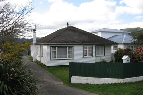 Photo of property in 60 Wainuiomata Road, Wainuiomata, Lower Hutt, 5014