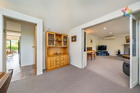Photo of property in 3 George Gee Drive, Korokoro, Lower Hutt, 5012