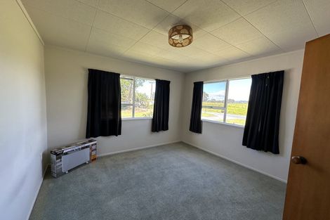 Photo of property in 25 Pyle Road West, One Tree Point, 0118