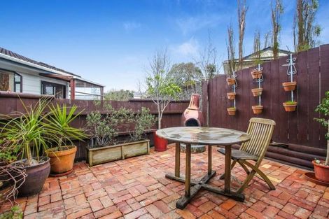 Photo of property in 94 Sunvue Road, Glen Eden, Auckland, 0602