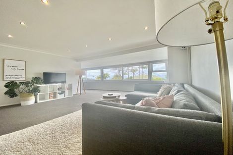 Photo of property in 2/11 Sanders Avenue, Takapuna, Auckland, 0622