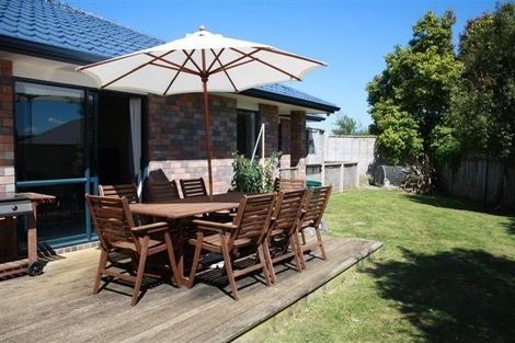 Photo of property in 21 Greig Place, Pukekohe, 2120