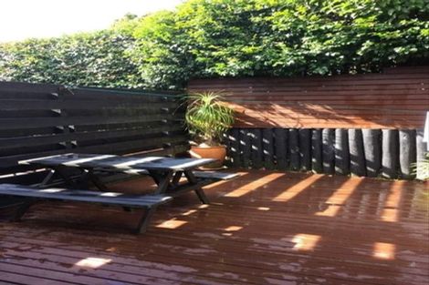 Photo of property in 2/22 Mariposa Crescent, Birkenhead, Auckland, 0626