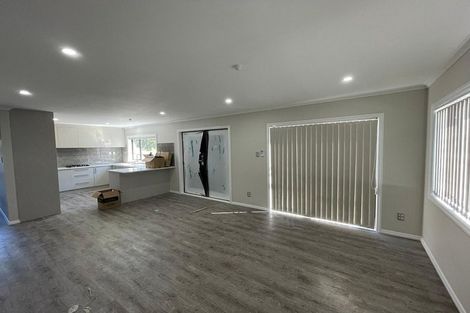 Photo of property in 4b Mirrabooka Avenue, Botany Downs, Auckland, 2010