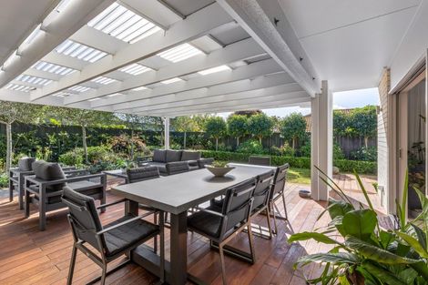 Photo of property in 17 Te Wharau Drive, Greenhithe, Auckland, 0632