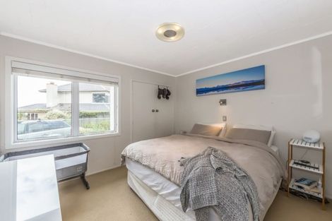 Photo of property in 2/42 Beach Road, Castor Bay, Auckland, 0620