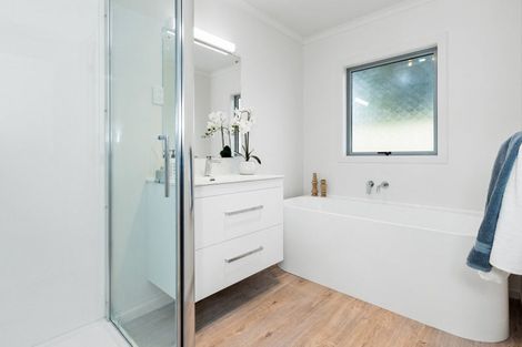 Photo of property in 27 Howard Road, Taradale, Napier, 4112