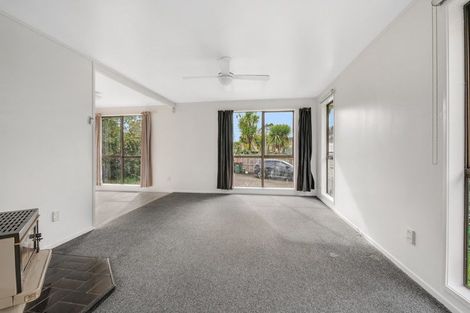 Photo of property in 19 Benita Place, Sunnyvale, Auckland, 0612