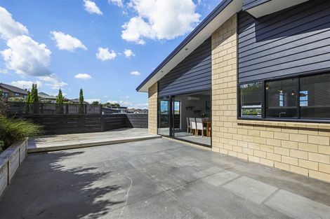 Photo of property in 43 Shrule Place, Huntington, Hamilton, 3210