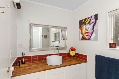 Photo of property in 330 Waitohu Valley Road, Otaki, 5583