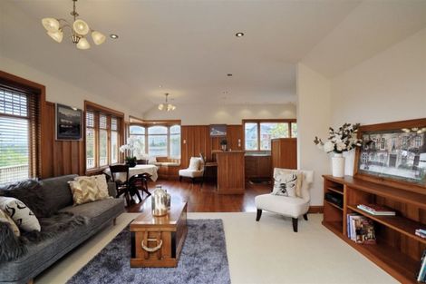 Photo of property in 8 Hackthorne Road, Cashmere, Christchurch, 8022