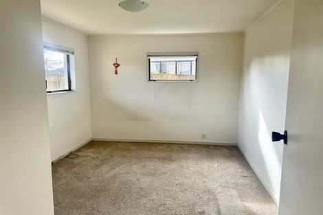 Photo of property in 9 Darren Crescent, Half Moon Bay, Auckland, 2012