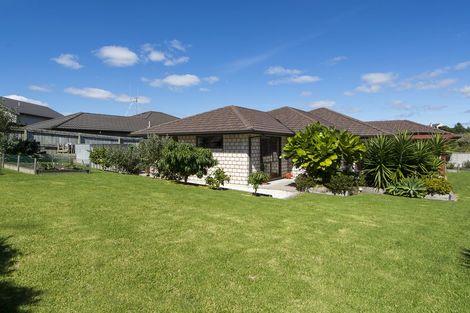 Photo of property in 8 Olive Close, Omokoroa, 3114