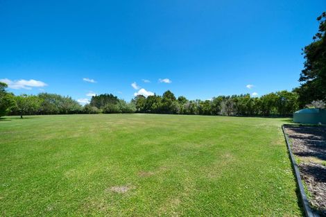 Photo of property in 154 Boord Crescent, Kumeu, 0891