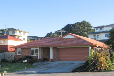 Photo of property in 49 De Havilland Drive, Goodwood Heights, Auckland, 2105