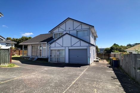 Photo of property in 2/10 Centorian Drive, Windsor Park, Auckland, 0632