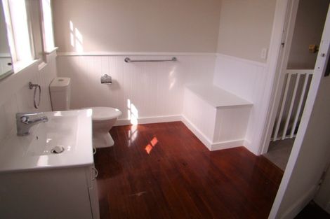 Photo of property in 12 Maungakiekie Avenue, Greenlane, Auckland, 1051