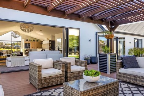 Photo of property in 6 Waitikiri Square, Parklands, Christchurch, 8083