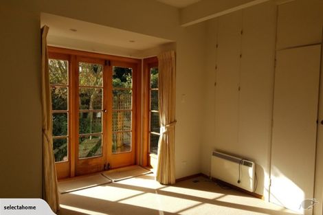 Photo of property in 12 Maire Street, Eastbourne, Lower Hutt, 5013