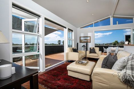 Photo of property in 6 Fairway Avenue, Red Beach, 0932