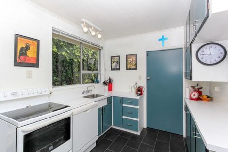 Photo of property in 2/12 Ambury Place, Merrilands, New Plymouth, 4312