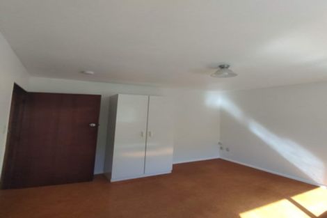 Photo of property in 21 Pendlebury Street, Green Bay, Auckland, 0604