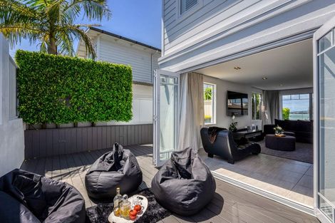 Photo of property in 87 Princes Street, Northcote Point, Auckland, 0627