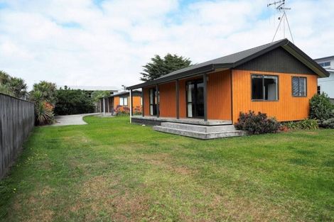 Photo of property in 66 Park Avenue, Waitarere Beach, Levin, 5510
